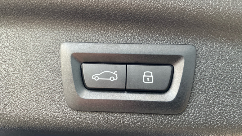 BMW 2 Series 220i MHT M Sport 5dr DCT Petrol Hatchback